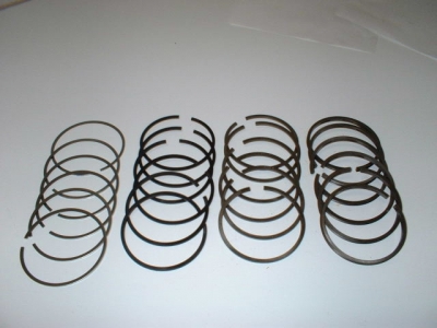 Kolbenringe Mercedes Benz 230, M153